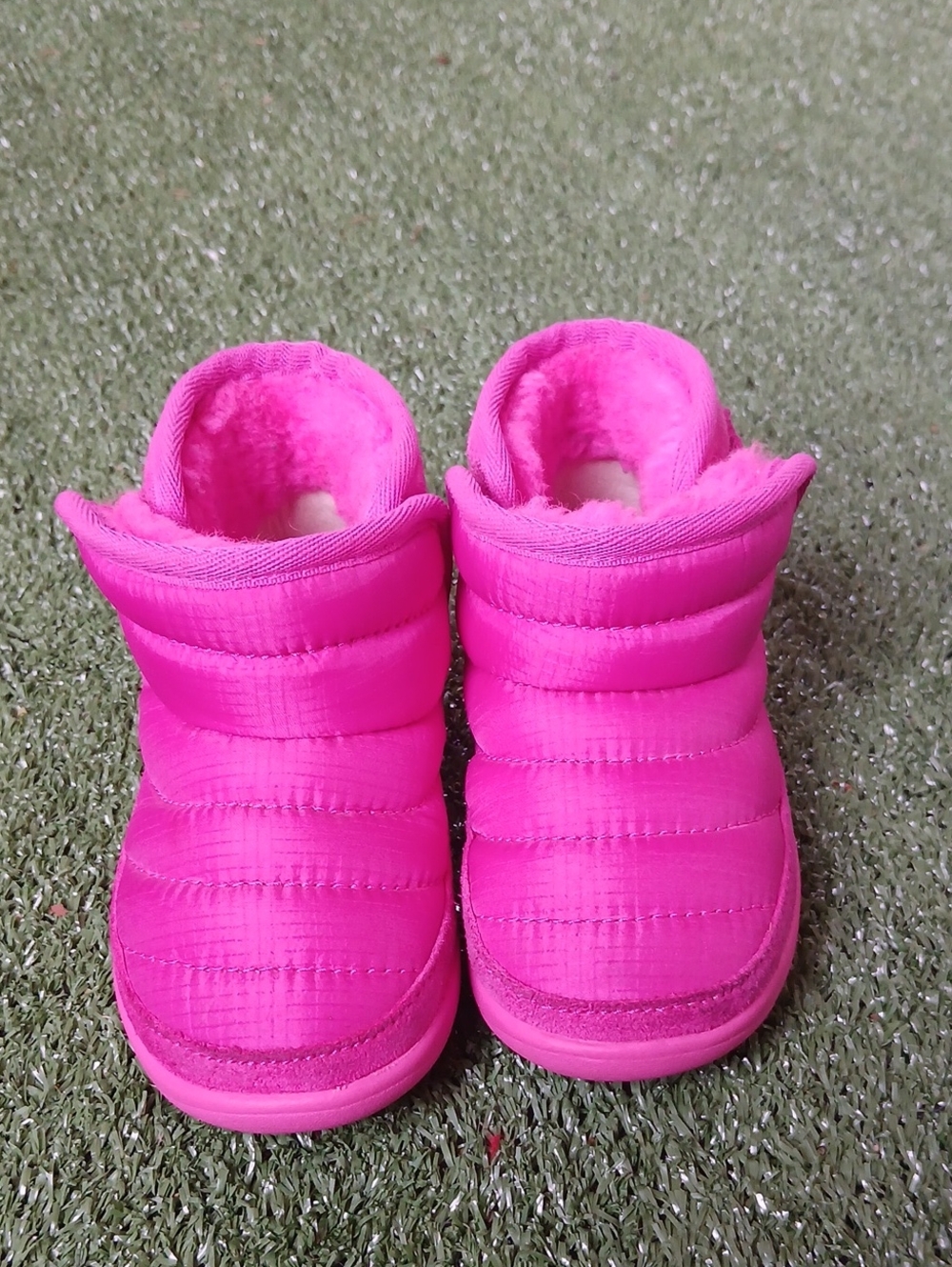 😍UGG Classic Short II Pink Kids Boots Girls US 7 Like New